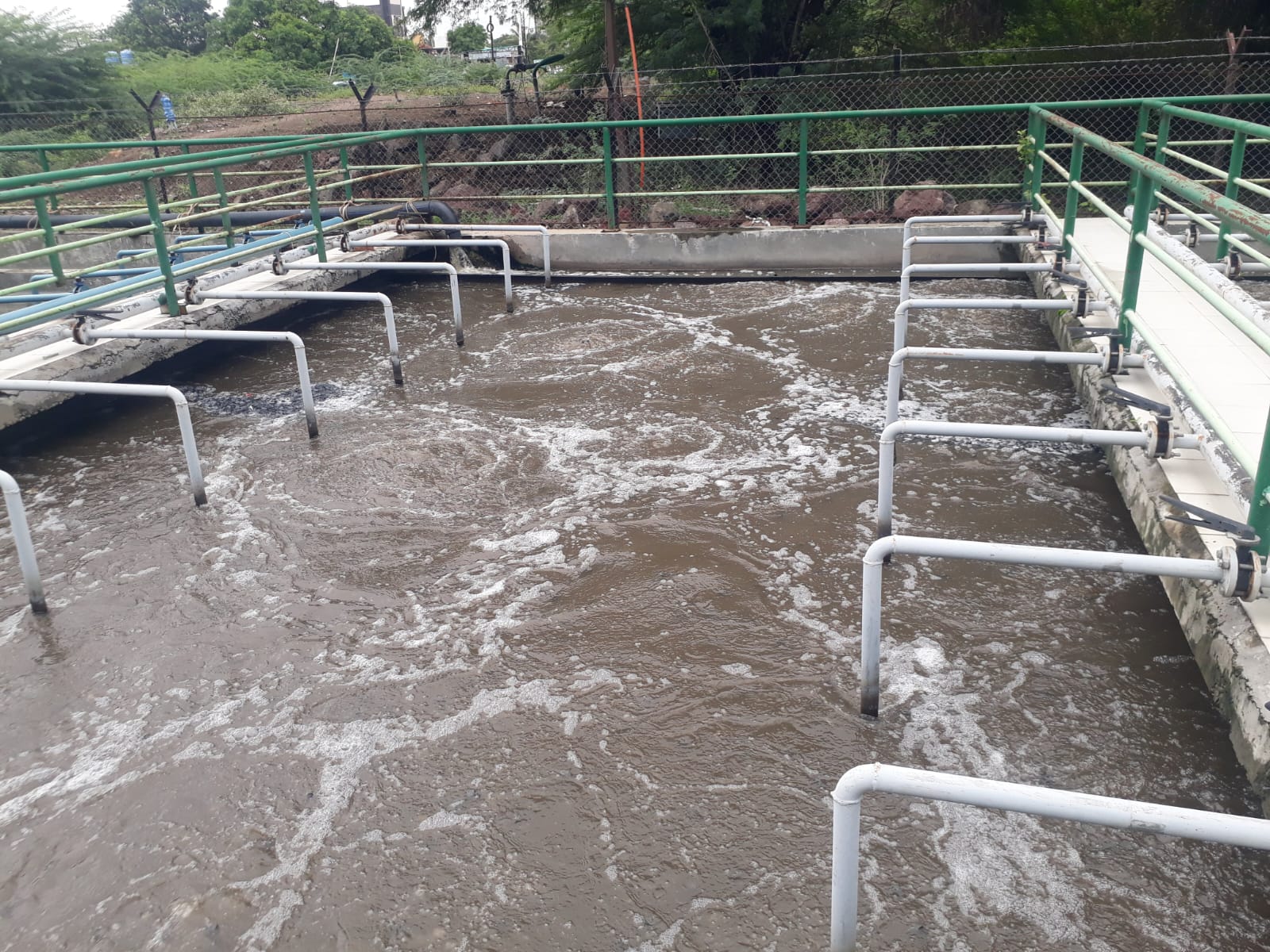 Bio-digester effluent aeration tank